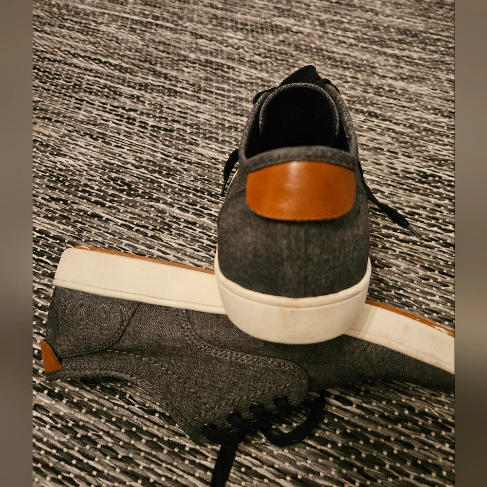 Steve Madden Fenta Mens Sneaker (Size 8M)